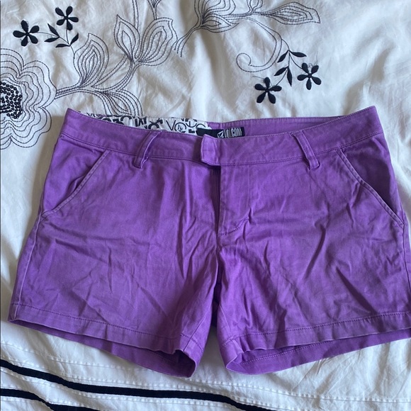 Volcom Purple Bermuda Shorts Casual Lightweight Fit - Picture 1 of 5